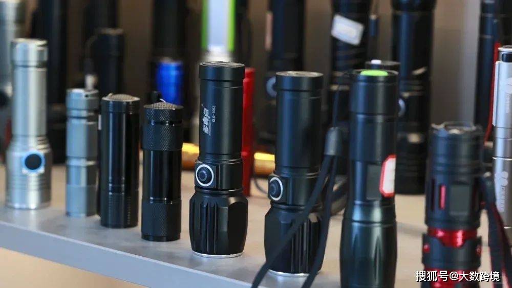 亿！浙江小镇垄断全球市场新葡京一支手电筒狂赚80(图4)